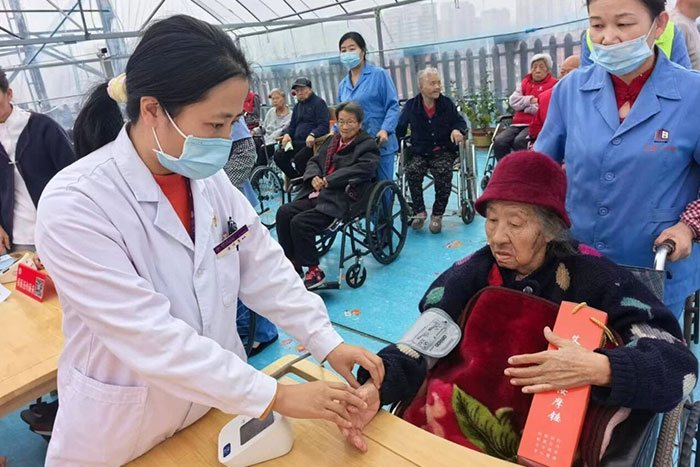 健康促进丨“情暖金秋，爱在重阳”我院系列健康公益活动综述